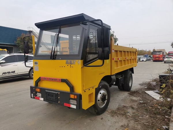 小型礦用運(yùn)輸車(chē)